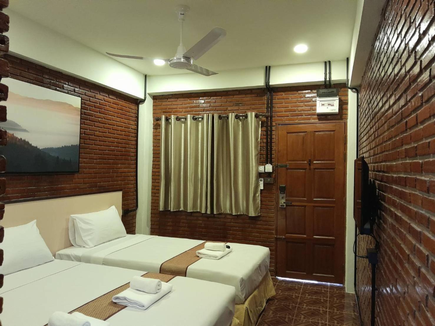 Ben Guesthouse Чианграй Экстерьер фото
