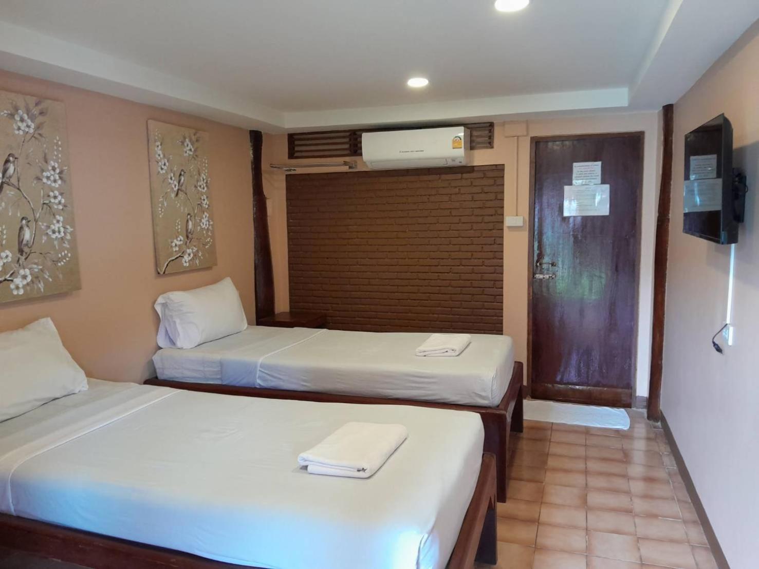Ben Guesthouse Чианграй Экстерьер фото
