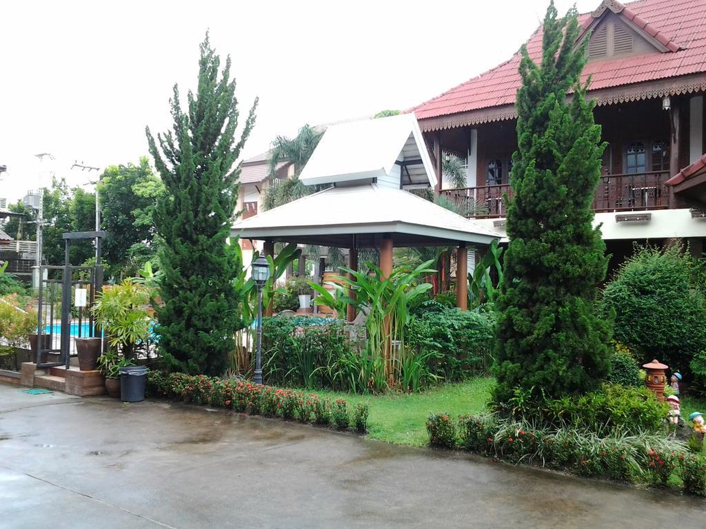 Ben Guesthouse Чианграй Экстерьер фото